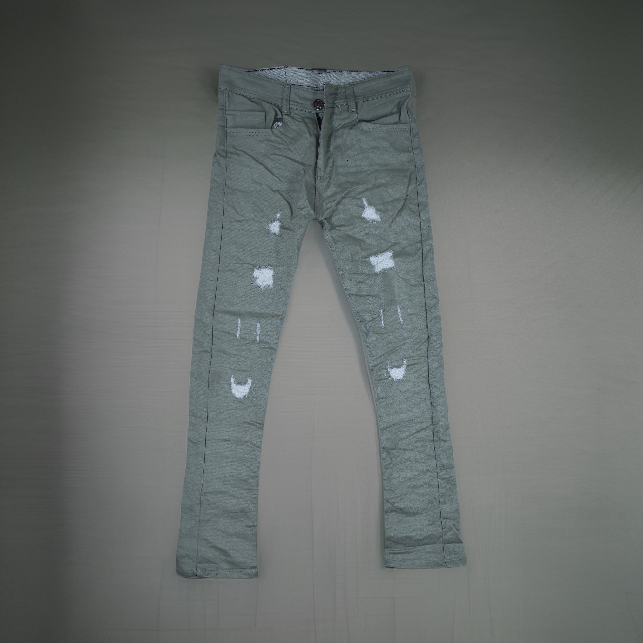 Distressed Denim Jeans - arkkart